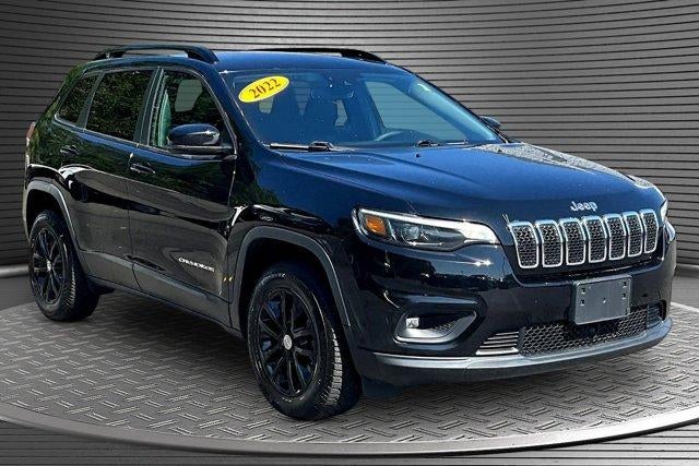 2022 Jeep Cherokee Latitude Lux 4x4 in Black — front three-quarter view
