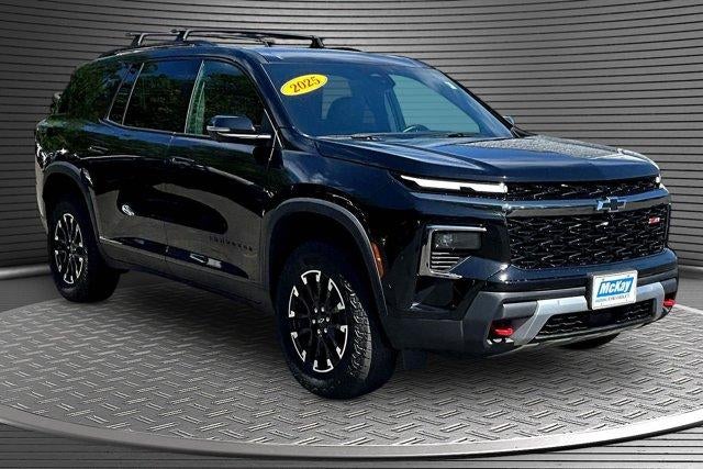 2025 Chevrolet Traverse Z71 in Mosaic Black Metallic — front three-quarter view