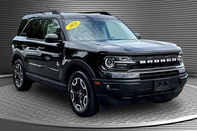 2021 Ford Bronco Sport Outer Banks in Black — front three-quarter view