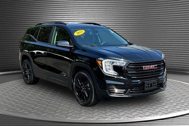2023 GMC Terrain SLE in Ebony Twilight Metallic — front three-quarter view