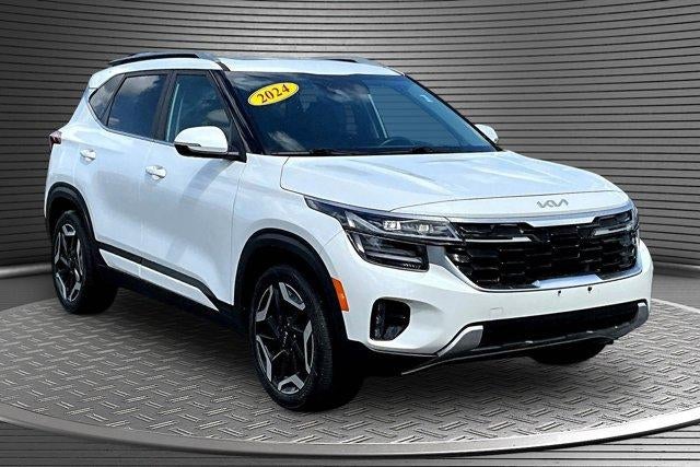 2024 Kia Seltos SX Turbo in White — front three-quarter view